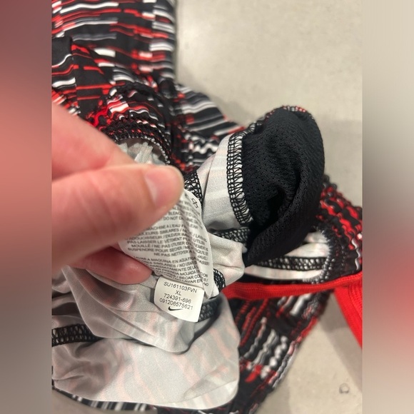 Nike Boys Basketball Shorts XL Red Black Stripe Drawstring Pockets - Picture 5 of 10